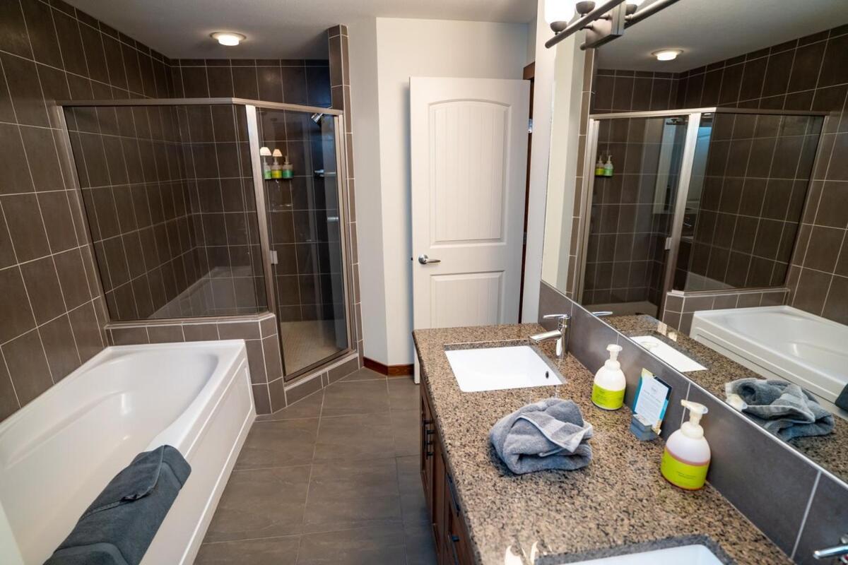 The Raven Suite At Stoneridge Mountain Resort Canmore Eksteriør bilde